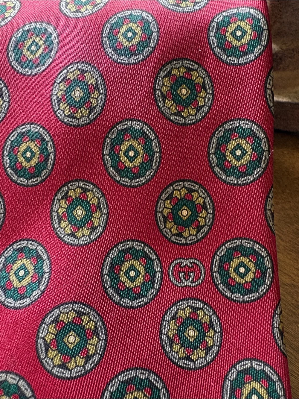 Gucci Men's Silk Medallion Tie - Burgundy